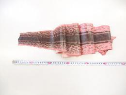 ヘビ革　ピンク　最大巾20cm　長さ130cm　0.4mm厚